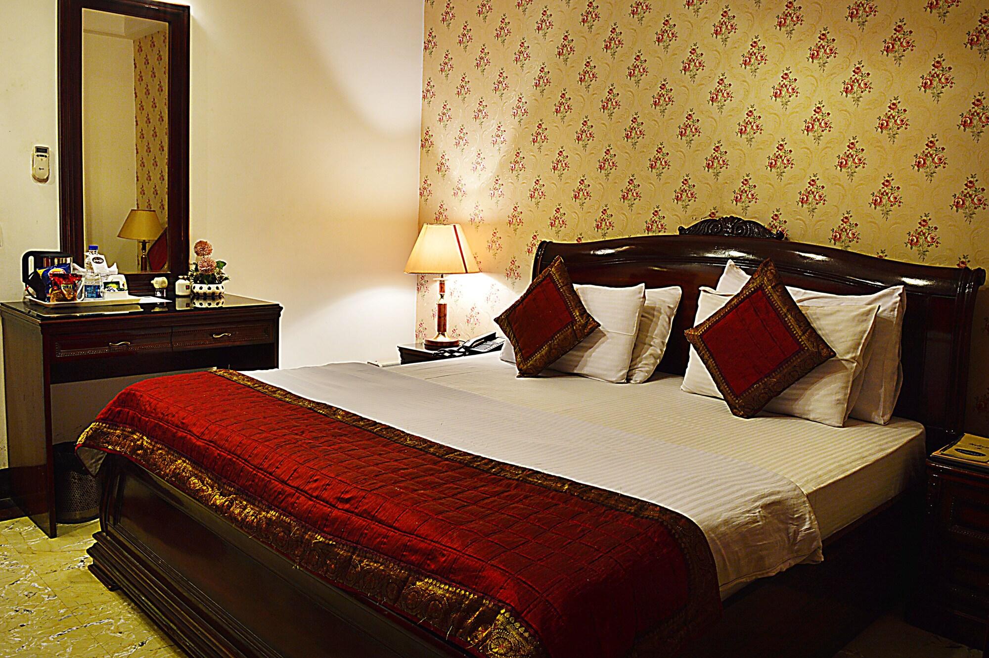 Hotel Emperor Palms Нью-Дели Экстерьер фото