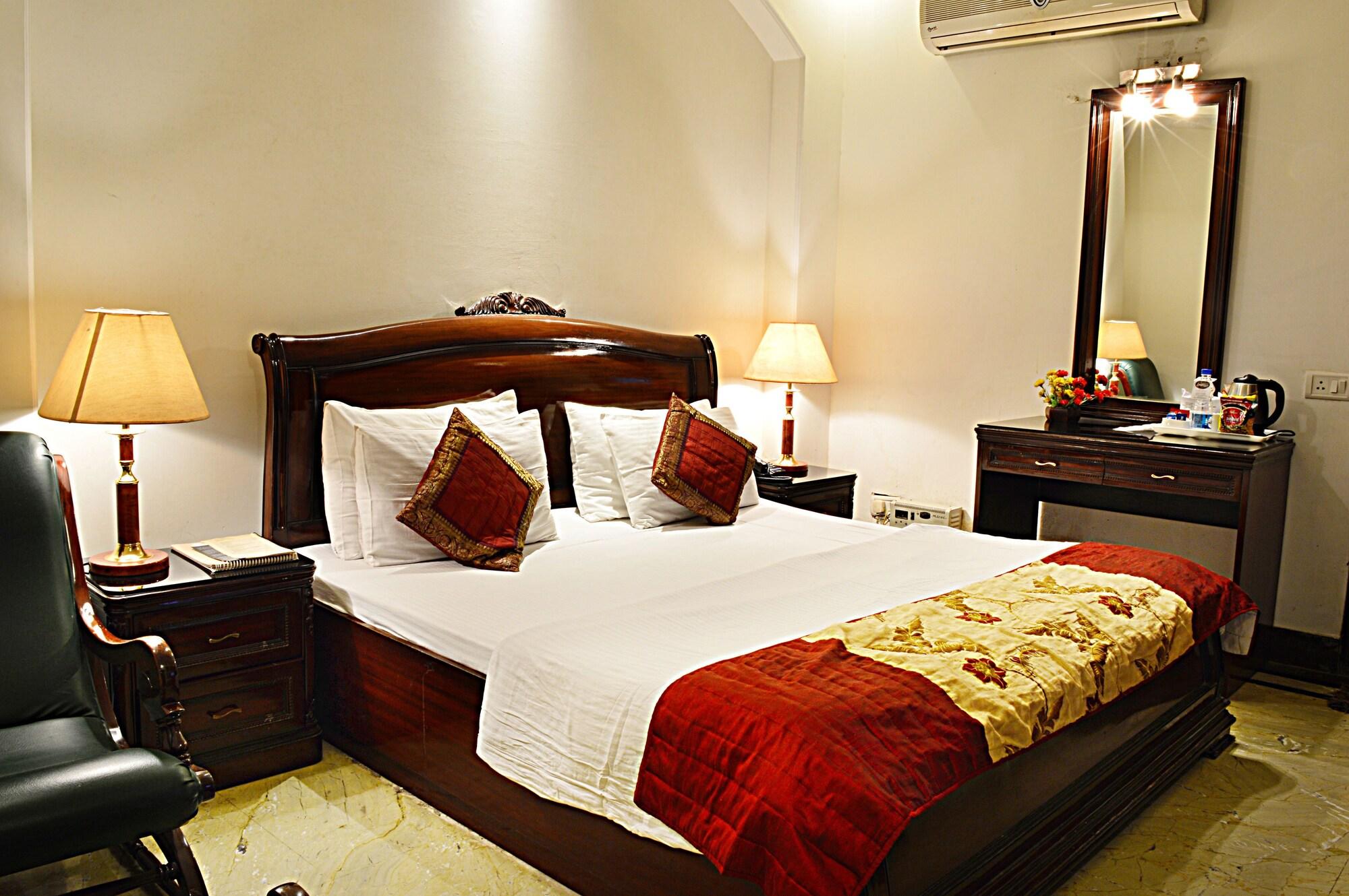 Hotel Emperor Palms Нью-Дели Экстерьер фото