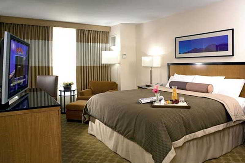 Hotel Emperor Palms Нью-Дели Экстерьер фото